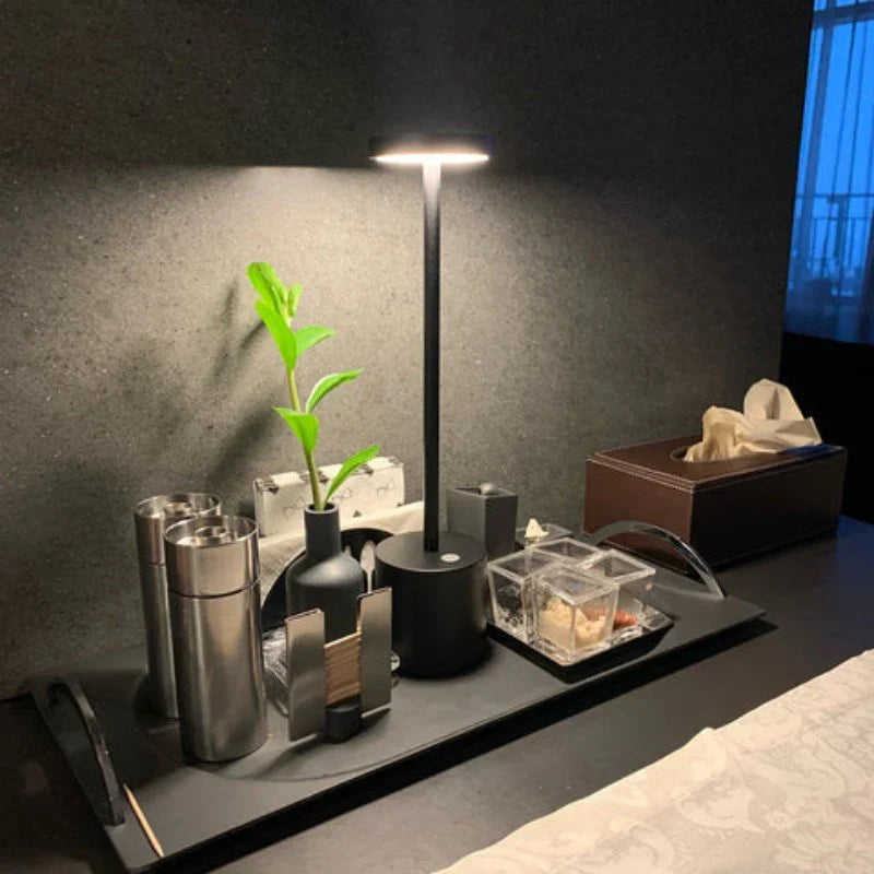 Luminária de Mesa Sem Fio | Bateria Recarregável e Iluminação Ajustável